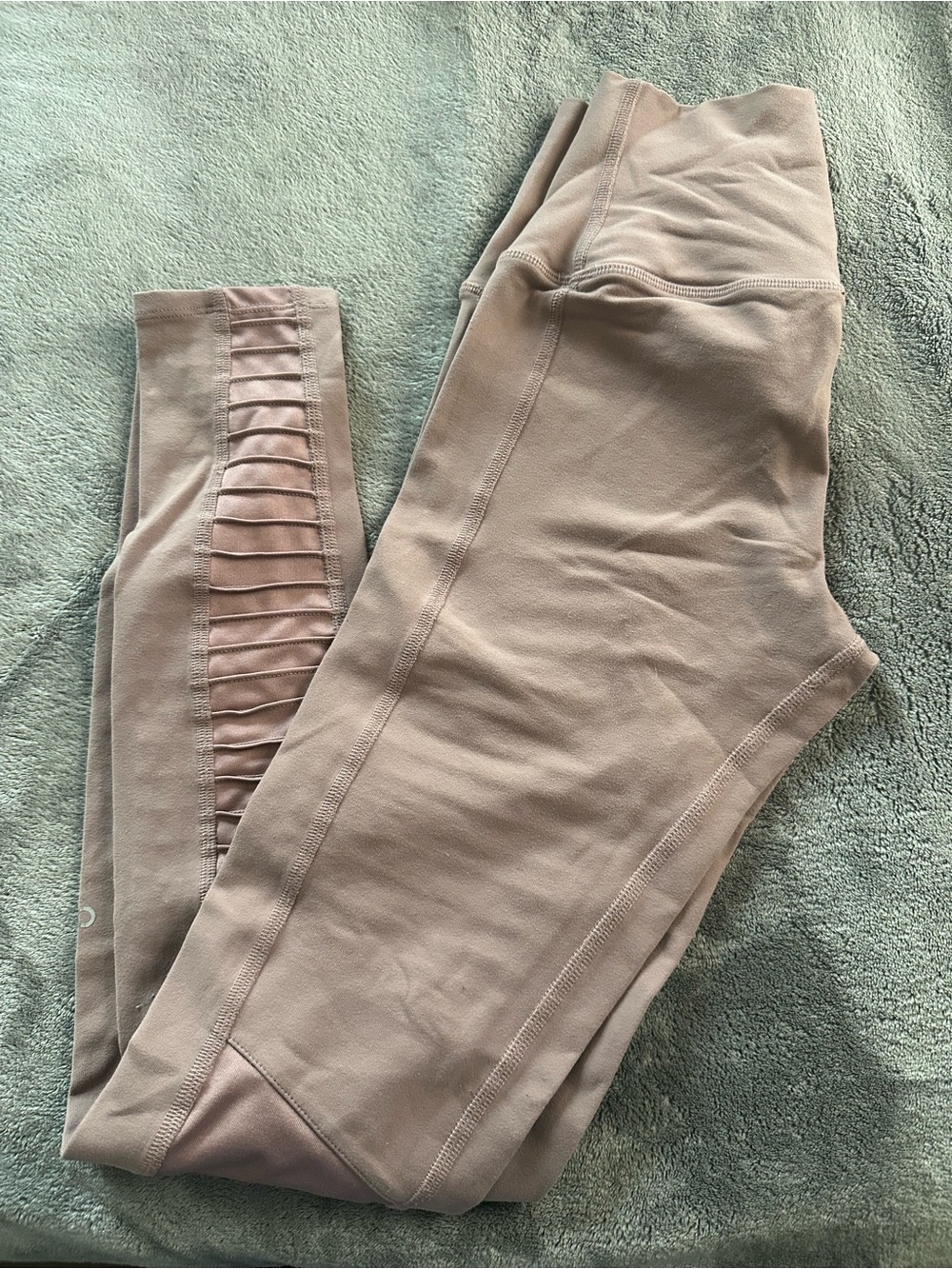 ALO Yoga High-Waist Leggings in Mauve Taupe